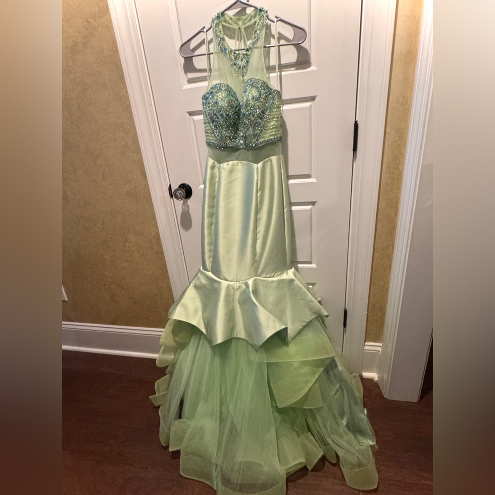 Nox Anabel Pistachio Green Mermaid Pageant/Prom Gown w/ Blue Stones. XS. NWOT